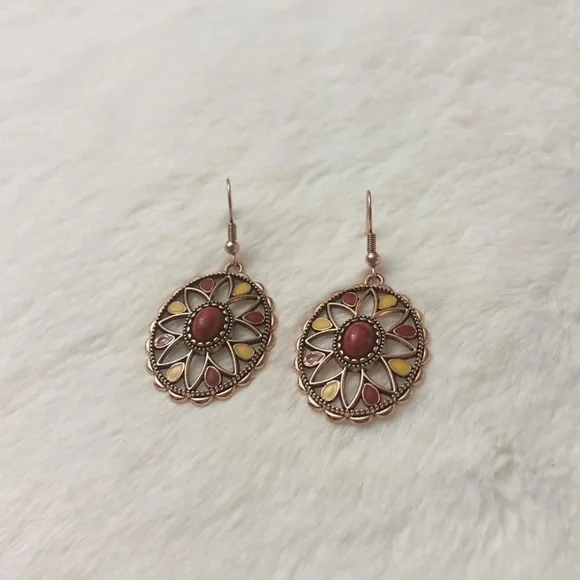 5/$25 🩷 Bohemian Floral Drop Earrings - Multicolor - Picture 3 of 4